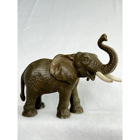 Schleich Gray Elephant  7” Hard Figure Wildlife Animal Zoo Safari Toy - Picture 1 of 6
